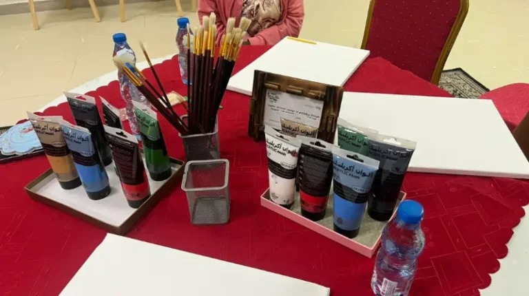 برنامج فني لنزيلات دار رعاية الفتيات